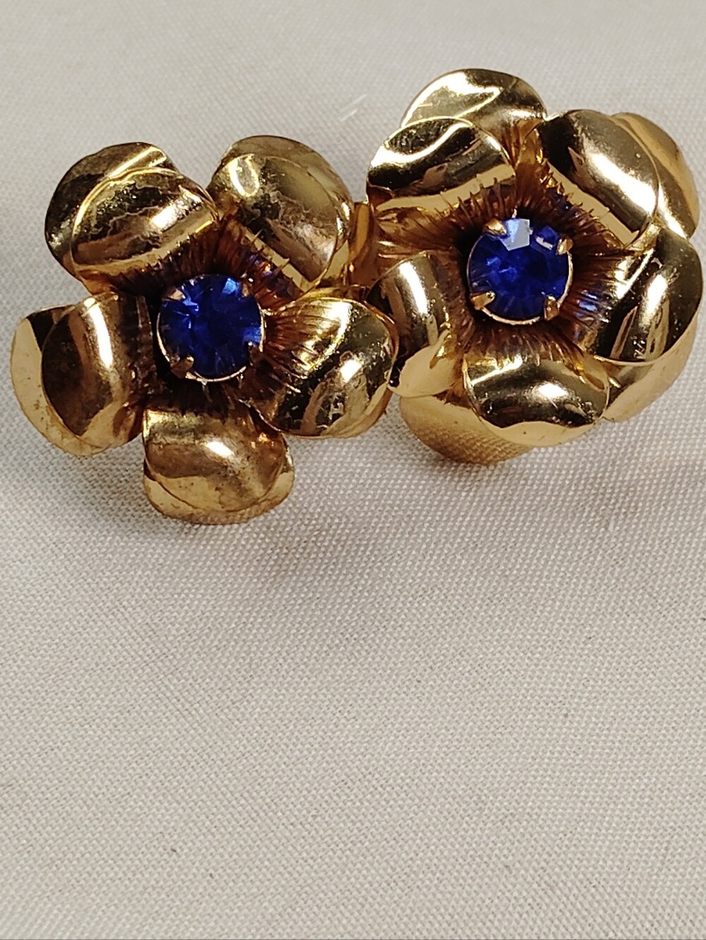 Vintage Signed Coro Gold Tone Blue Rhinestone Flower Earrings